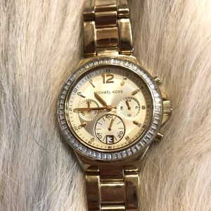 ✨✨MICHAEL KORS WATCH✨✨